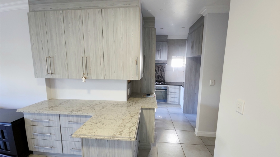 4 Bedroom Property for Sale in Hartenbos Heuwels Western Cape